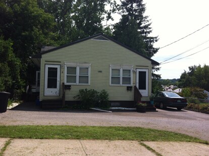 Building Photo - 140 Pine St