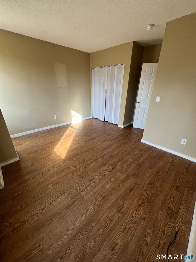 Building Photo - 32 Bedford St