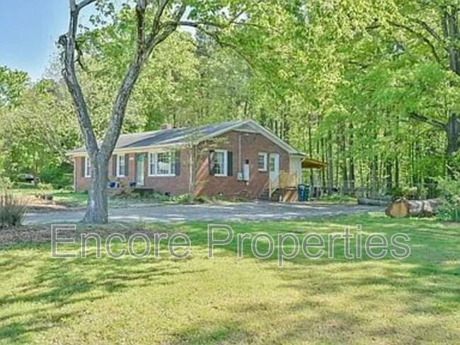 Building Photo - 2603 Windy Hill Rd