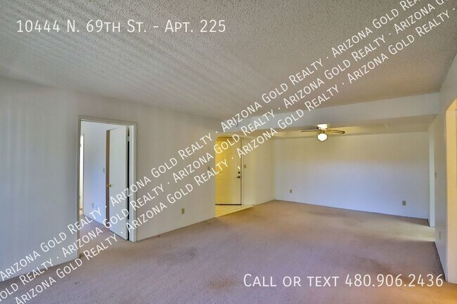 Foto del edificio - 10444 N 69th St