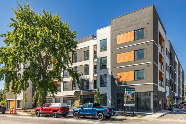 Building Photo - The Landing on Main