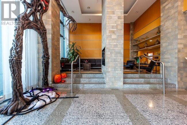 Building Photo - 68 Grangeway Ave