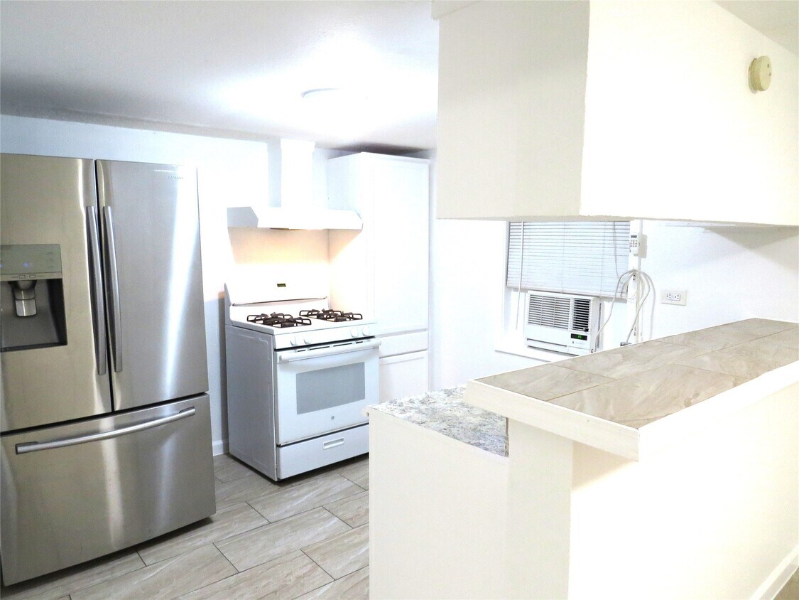 Foto principal - 8006 Avenue B