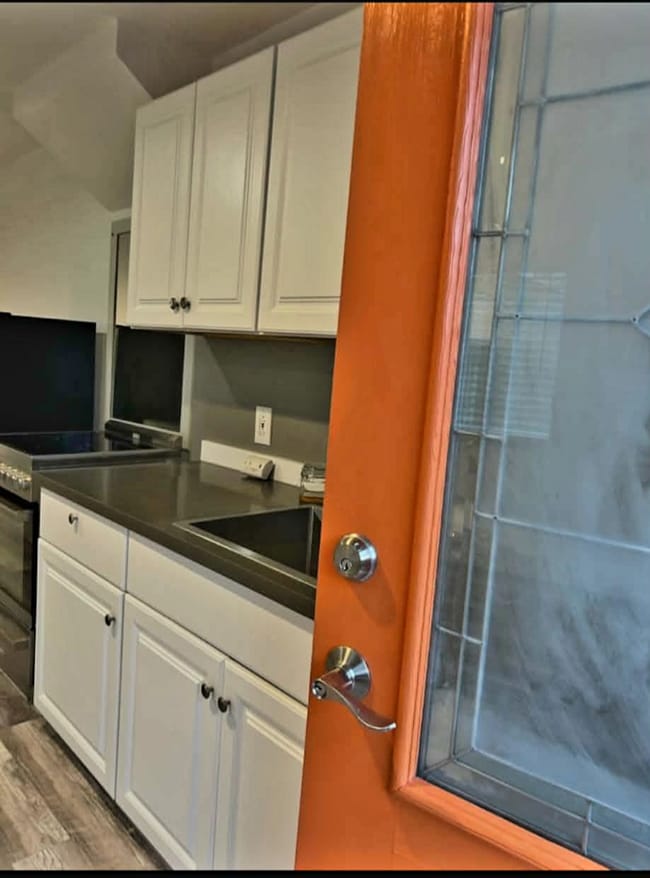 Foto del edificio - 680 Santa Maria Rd