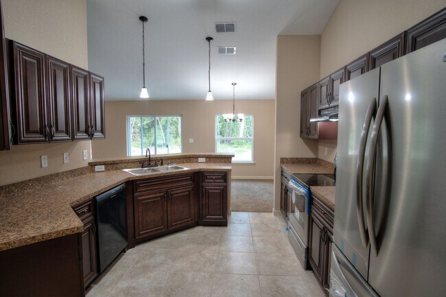 Foto del edificio - BRAND NEW 4/2/2 Home for Rent. Available NOW!