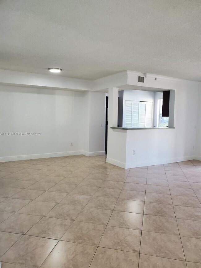Building Photo - 165 NW 96th Terrace
