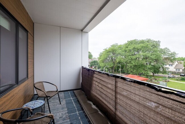 Foto del edificio - 1632 N Franklin Pl