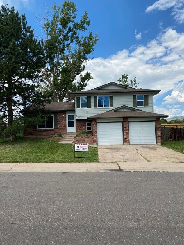 Family Style Home In The Coveted Marsten Neighborhood! - Family Style Home In The Coveted Marsten Neighborhood!