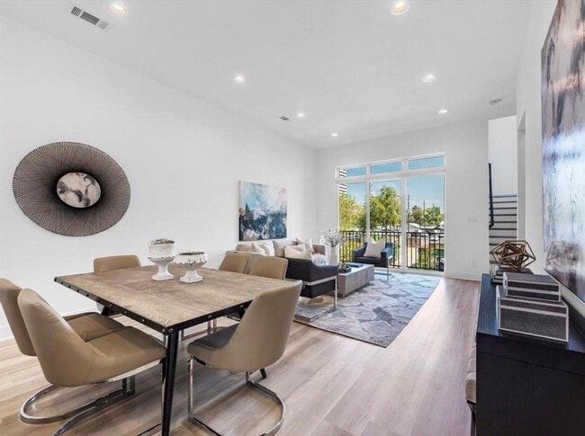 Building Photo - 5910 Val Verde St