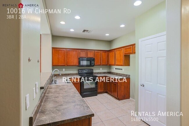 Building Photo - Farmington Glen Community