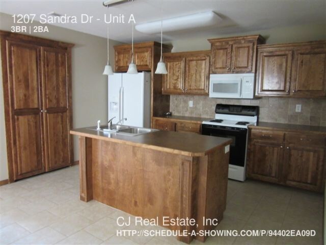 Foto del edificio - 1207 Sandra Ave