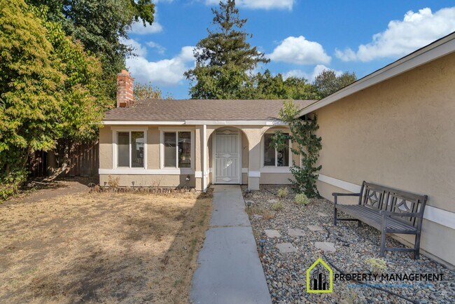 Building Photo - Remodeled 4-Bedroom w/  Large Backyard-AF