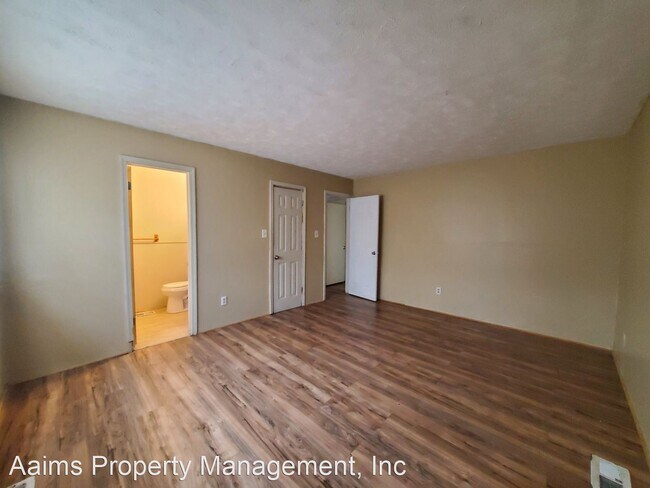 Building Photo - 2 br, 1.5 bath House - 6442-B Applecross A...