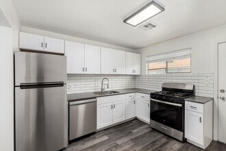 Building Photo - 5525 N 27th Dr