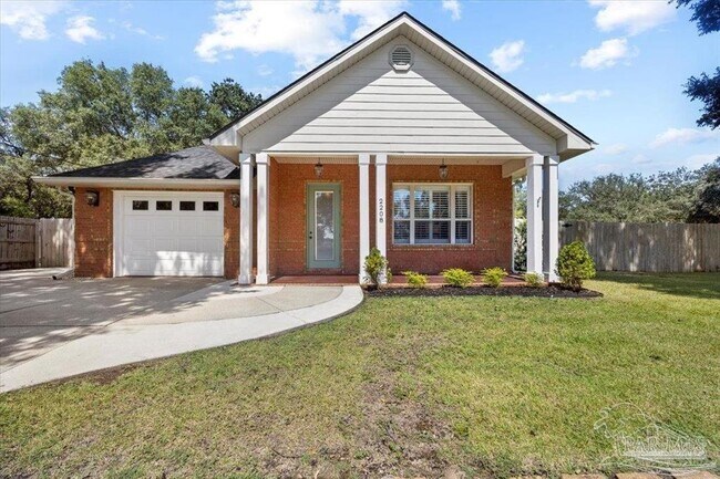 Building Photo - 2208 McLeod St