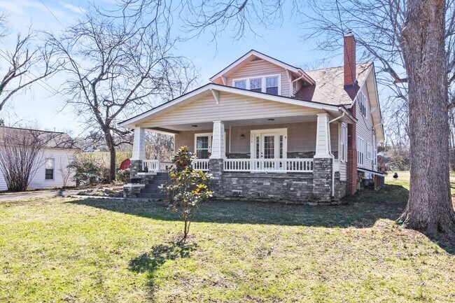 Building Photo - Maryville 37804 - 4 bed, 3 bath - call Mat...