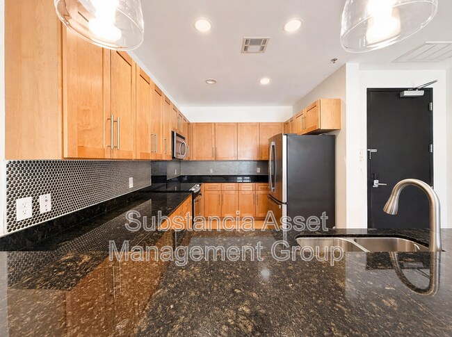 Foto del edificio - 444 N Central Ave