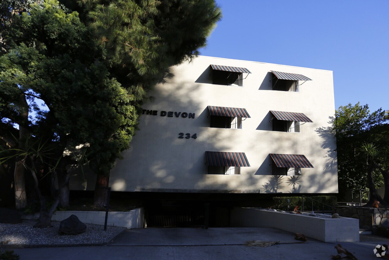 Foto del edificio - The Devon Apartments