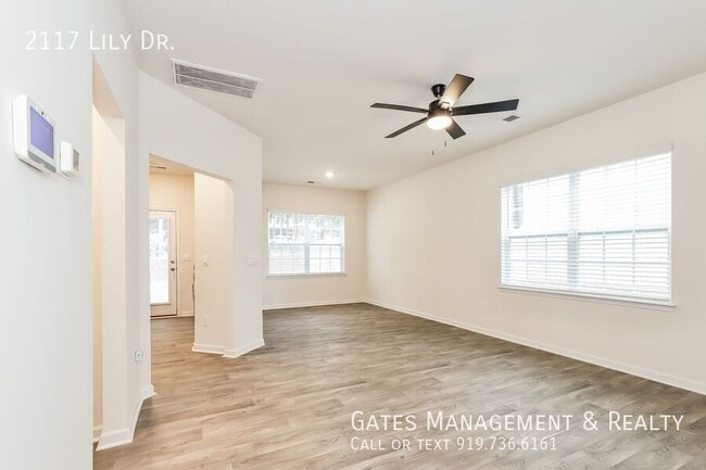 Building Photo - 2117 Lily Dr