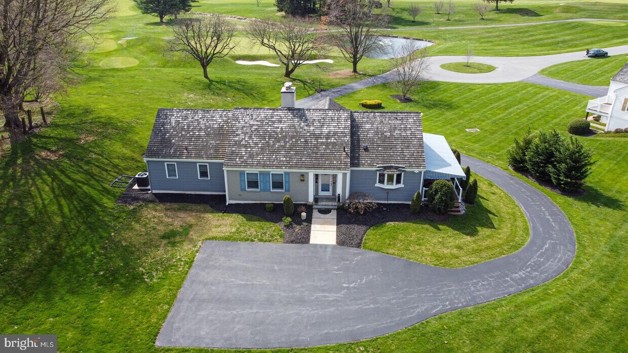Primary Photo - 1061 Lyme Ct
