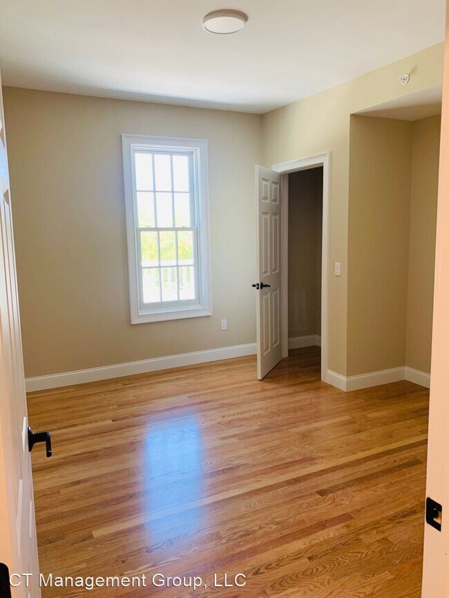 4 Fox Hollow Dr, Lenox, MA 01240 Apartment for Rent in Lenox, MA