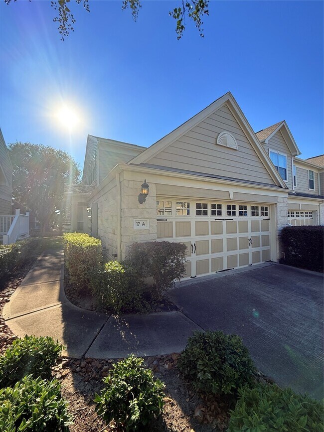 Foto del edificio - 13600 Breton Ridge St