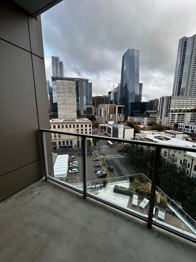 Foto del edificio - Charming 1BR 1BA Apartment w/ Pool & Gym in Downtown Austin