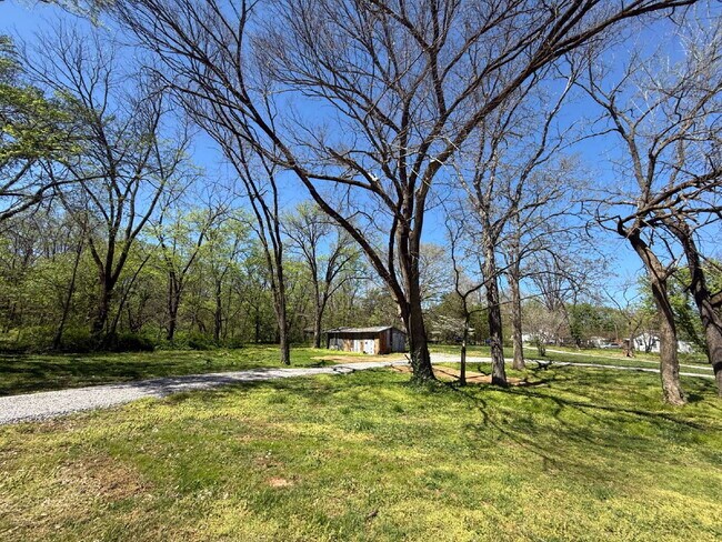 Foto del edificio - 3 Bedroom 2 Bath Home on over 1 Acre