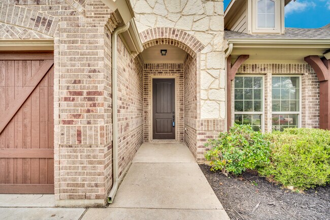 Foto del edificio - 437 Whispering Willow Dr