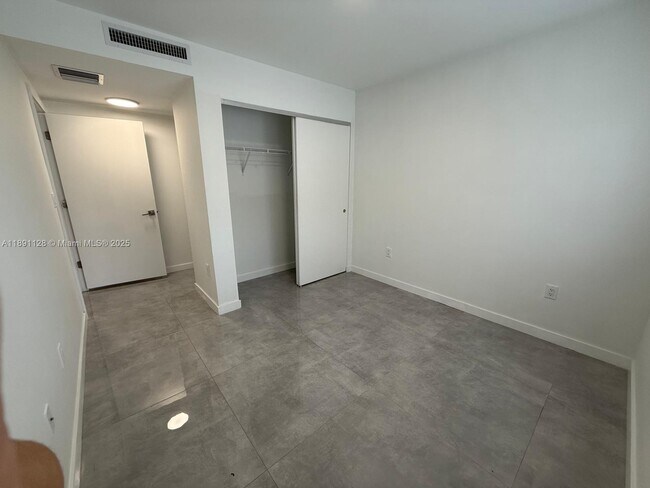 Foto del edificio - 14752 NE 6th Ave