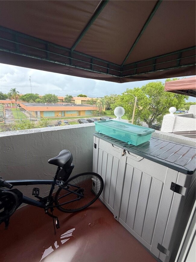 Foto del edificio - 675 NW 85th Ct