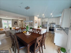 Building Photo - 1539 Candlewick Ct