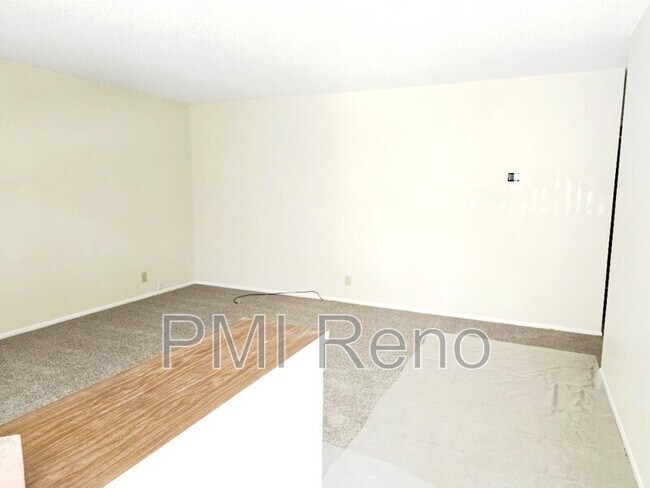 Building Photo - 411 Locust St