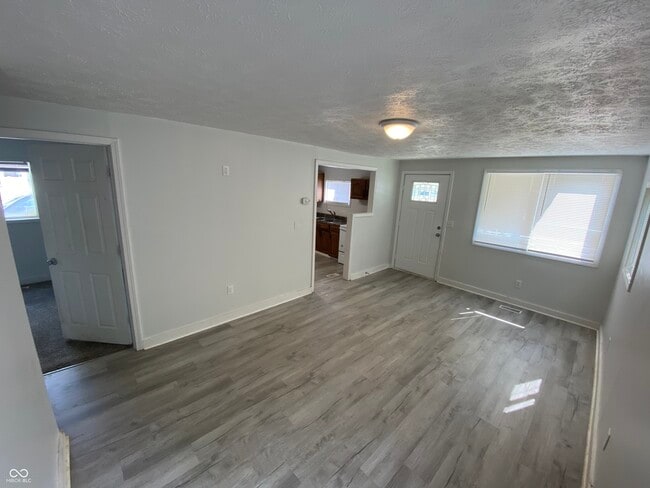 Building Photo - 815 S Calumet St