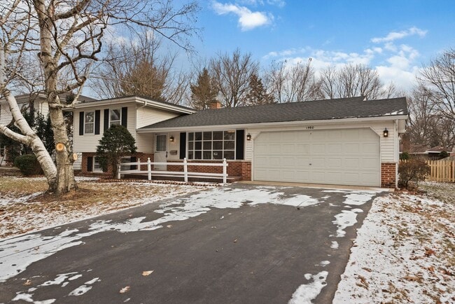 Building Photo - 1560 Warbler Dr