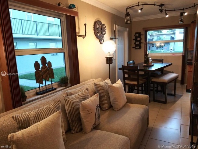 Foto del edificio - 2 br, 1 bath  - 4250 SW 67th Ave Apt 25A