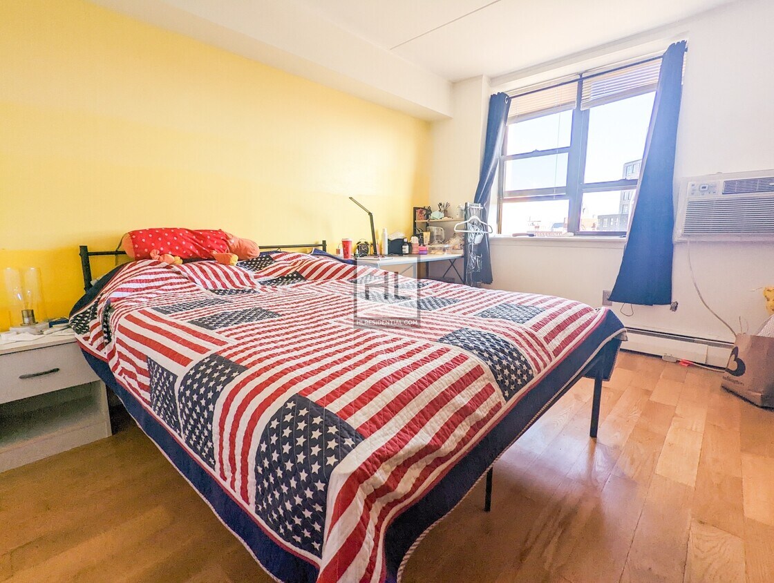 Foto principal - W 110th St