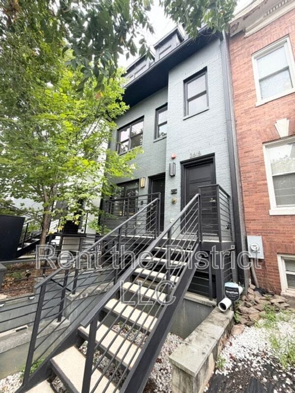 Building Photo - 2615 University Pl NW