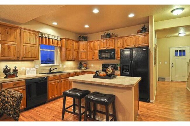 Foto del edificio - 2121 Saison St