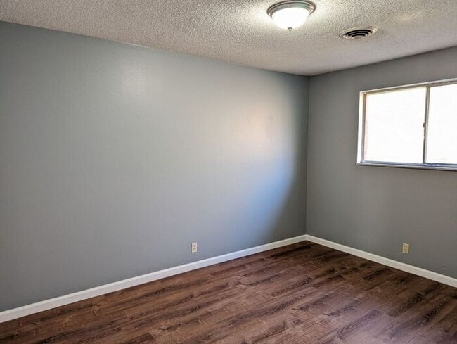 Building Photo - Brand New Everything! New Management, Newl...
