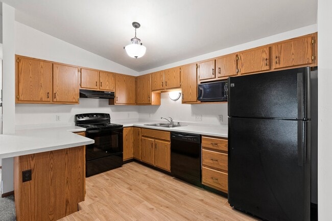 Building Photo - Black Creek Estates