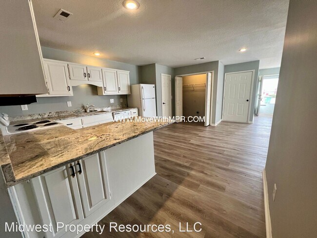 Building Photo - 3 br, 2 bath House - 717A Meadow Ln