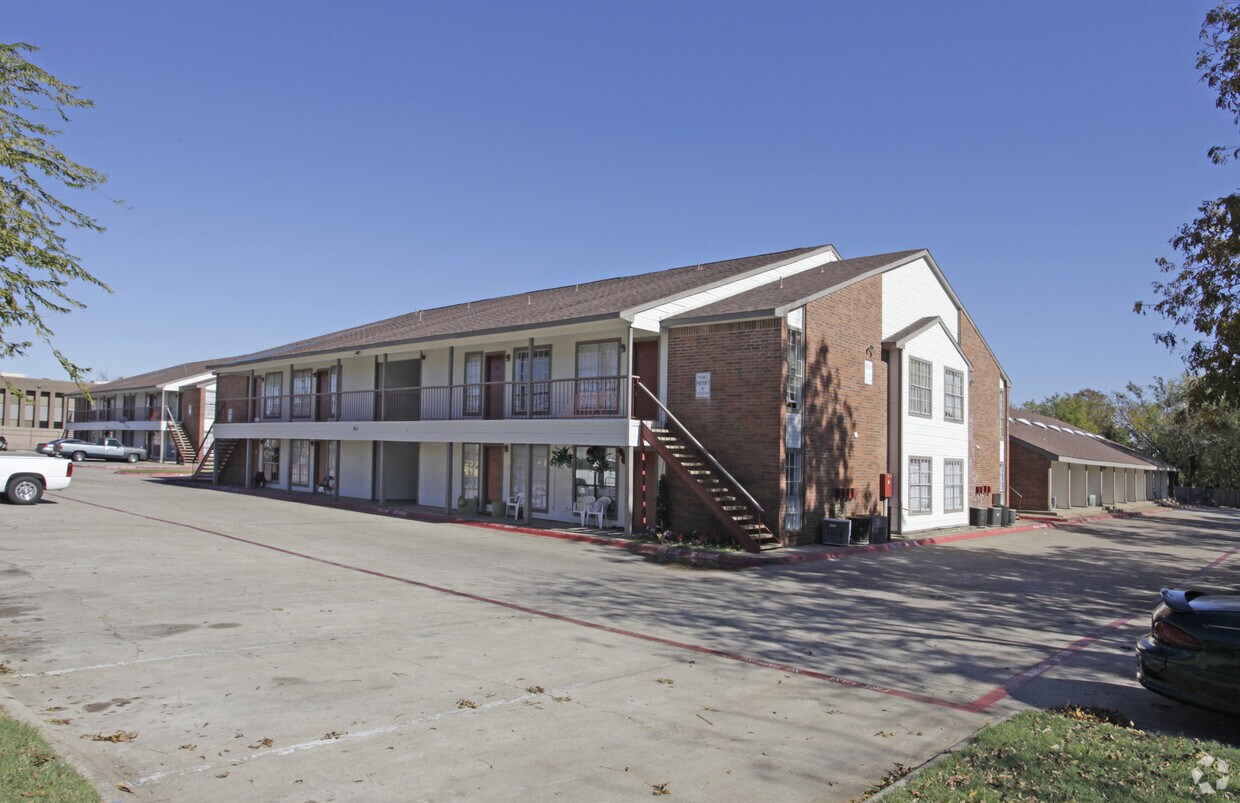 Bella Vida Apartments Apartments 901 N Oak St Arlington, TX