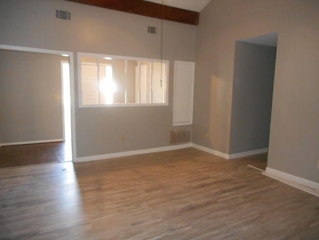Building Photo - 2825 Crosscreek Rd
