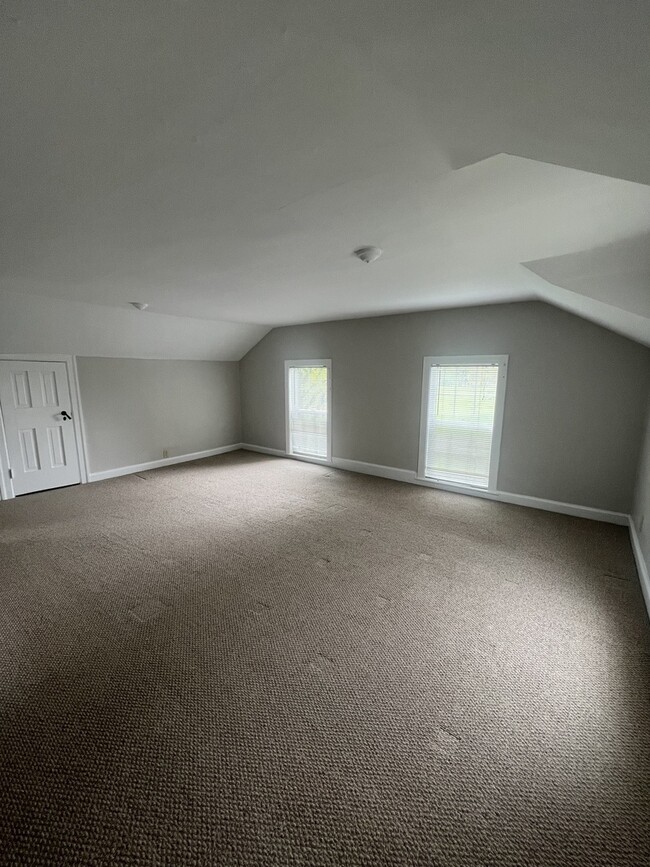 Building Photo - 18120 W Kelly Rd