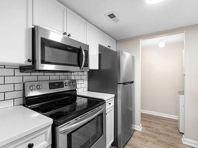 Building Photo - 420 Elysian Fields Rd