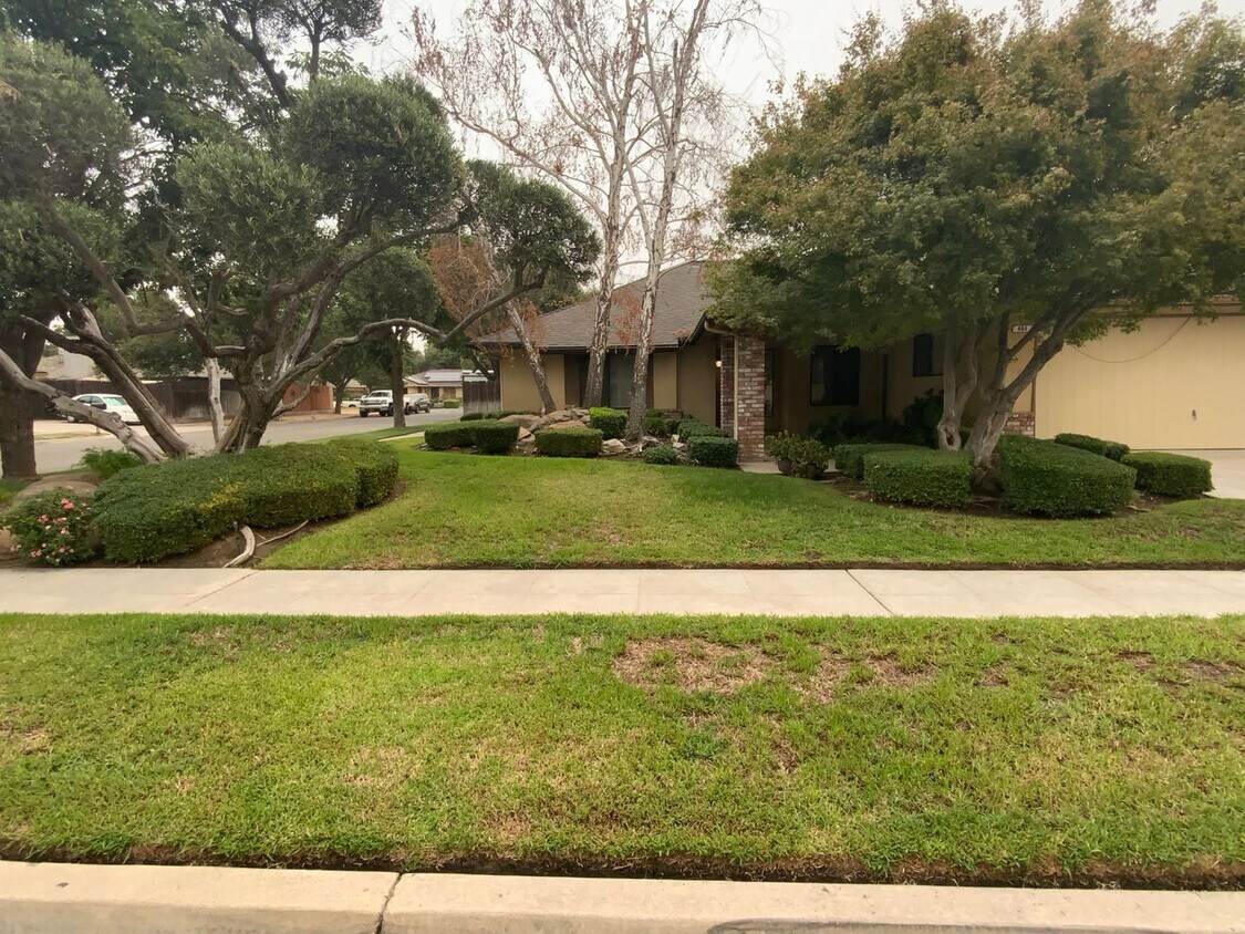 Foto principal - 3 br, 2 bath House - 404 N. Renn Ave