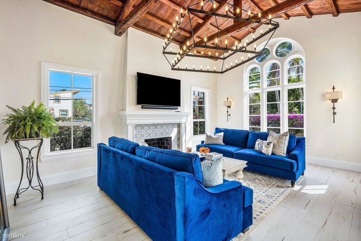 Foto principal - 4 br, 3 bath House - 248 NE 1st Ave