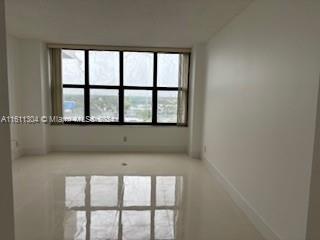 Foto del edificio - 2500 Parkview Dr