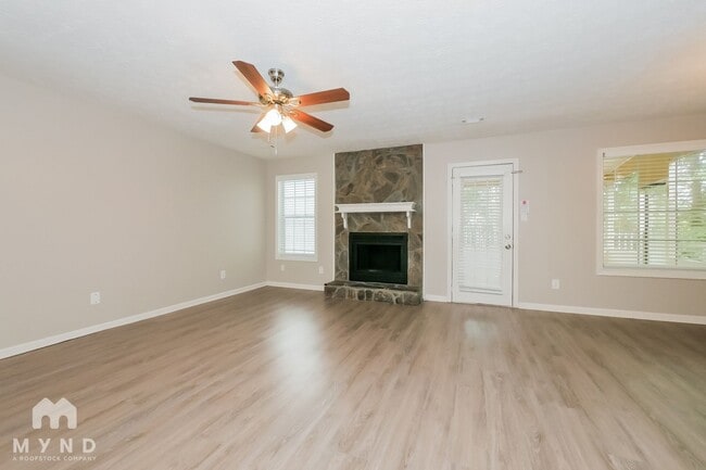 Building Photo - 370 Cornwallis Way